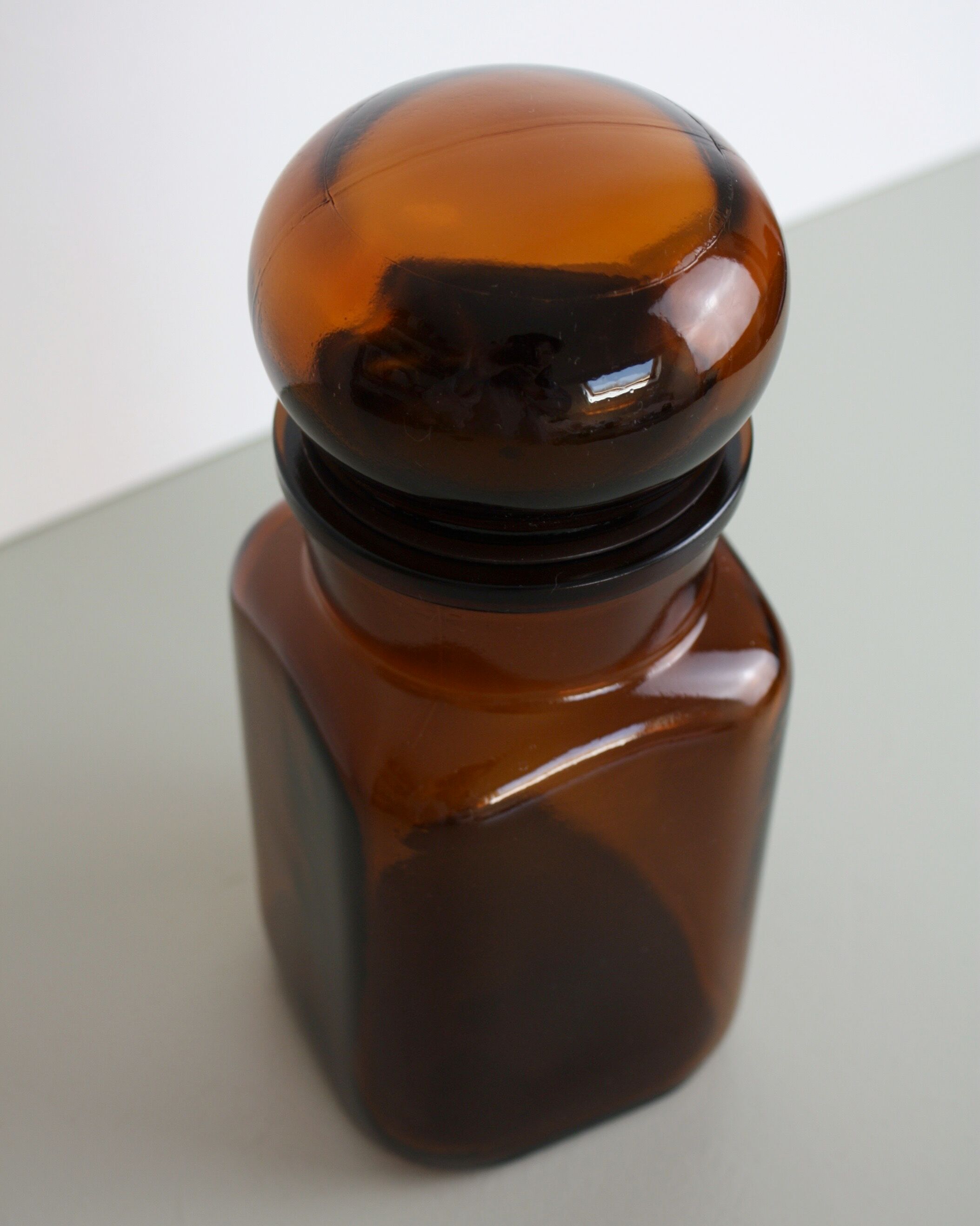 Amber apothecary pot