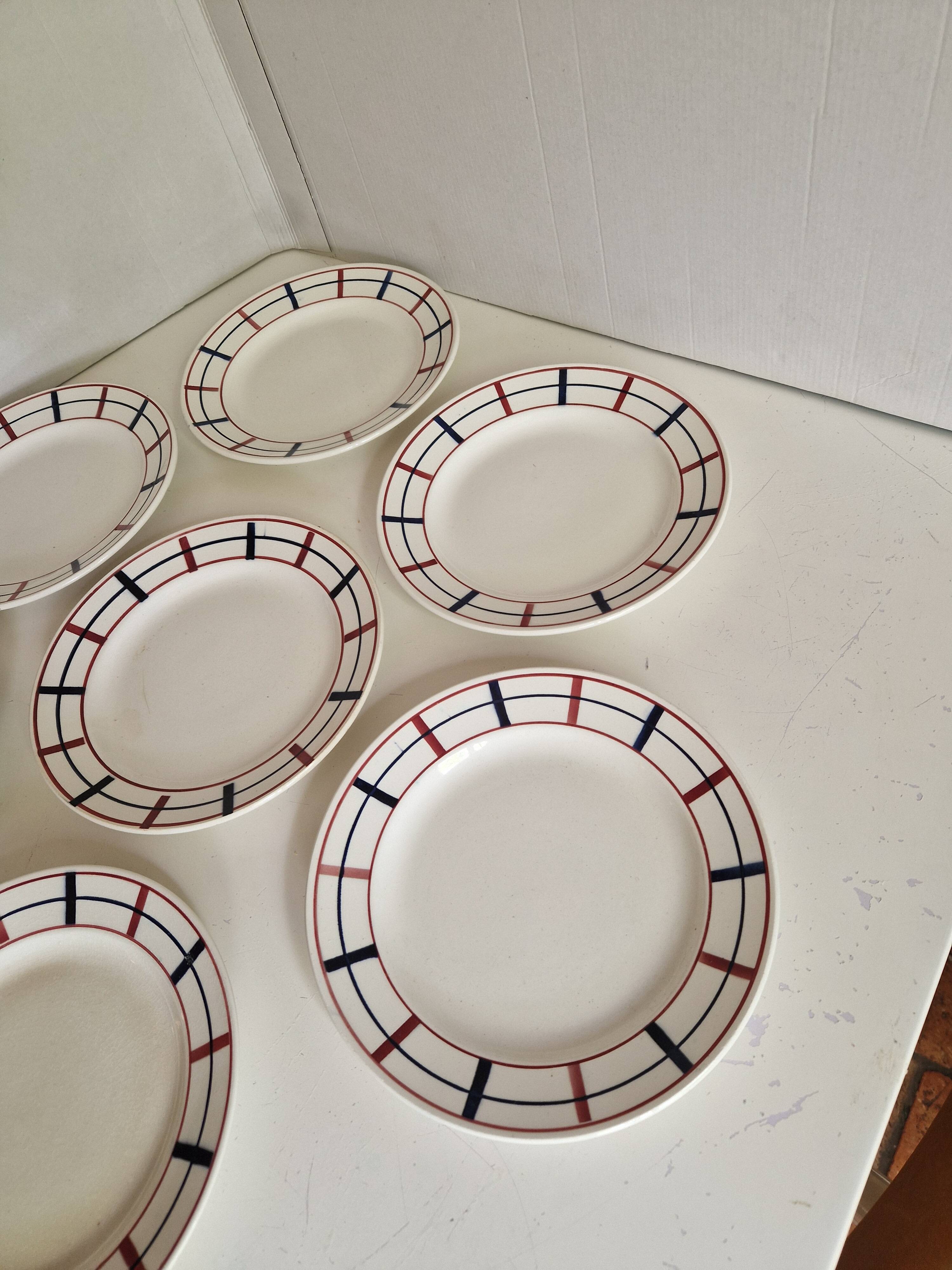 Set of 7 Saint Amandinoise Dessert Plates