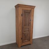 Armoire parisienne en sapin