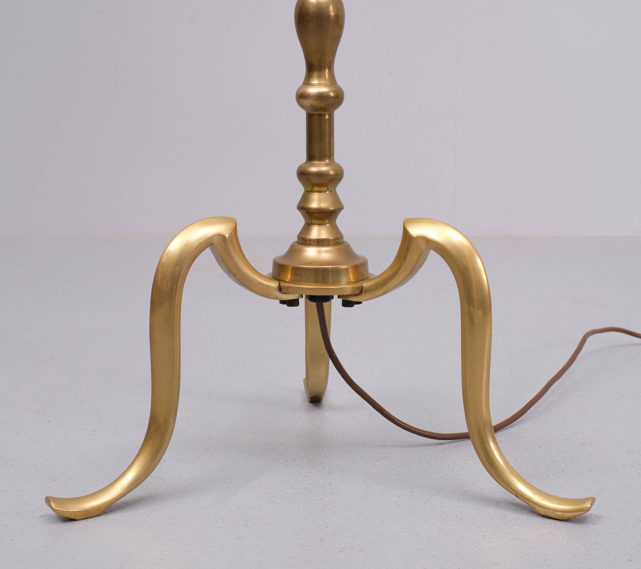 Lucien Gau style brass floor lamp 1960s france