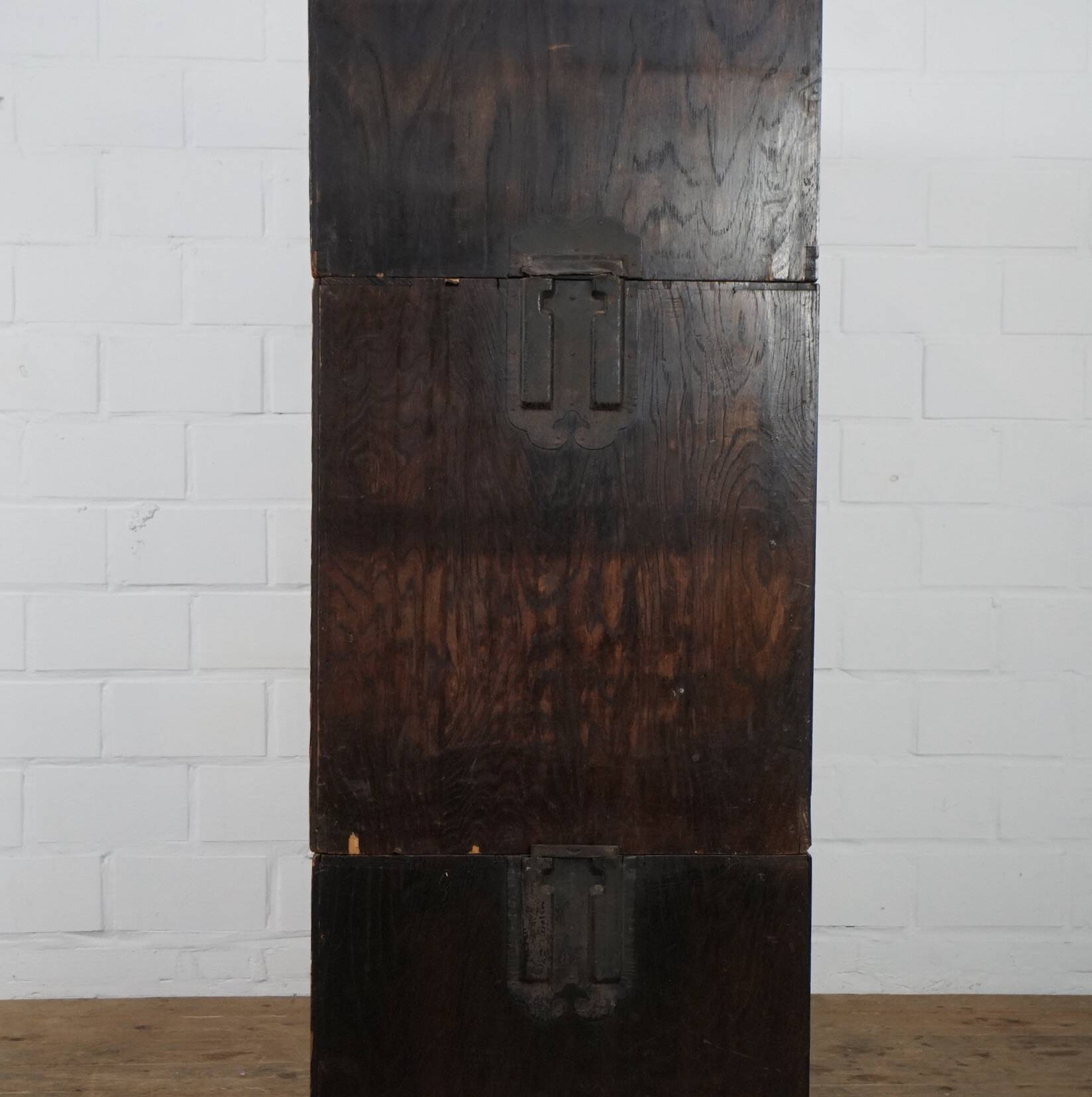 19th century Japanese cabinet in rosewood