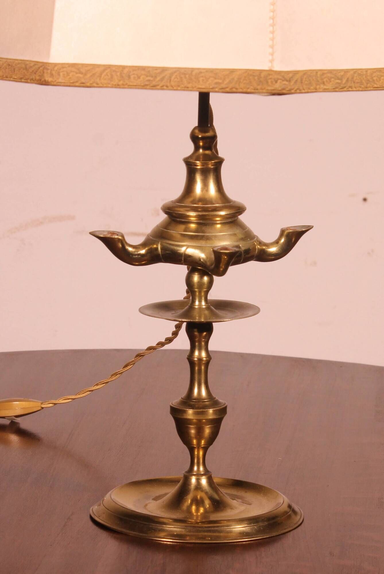 lampe à huile en bronze- 18° siècle - Espagne monté en lampe avec son abat-