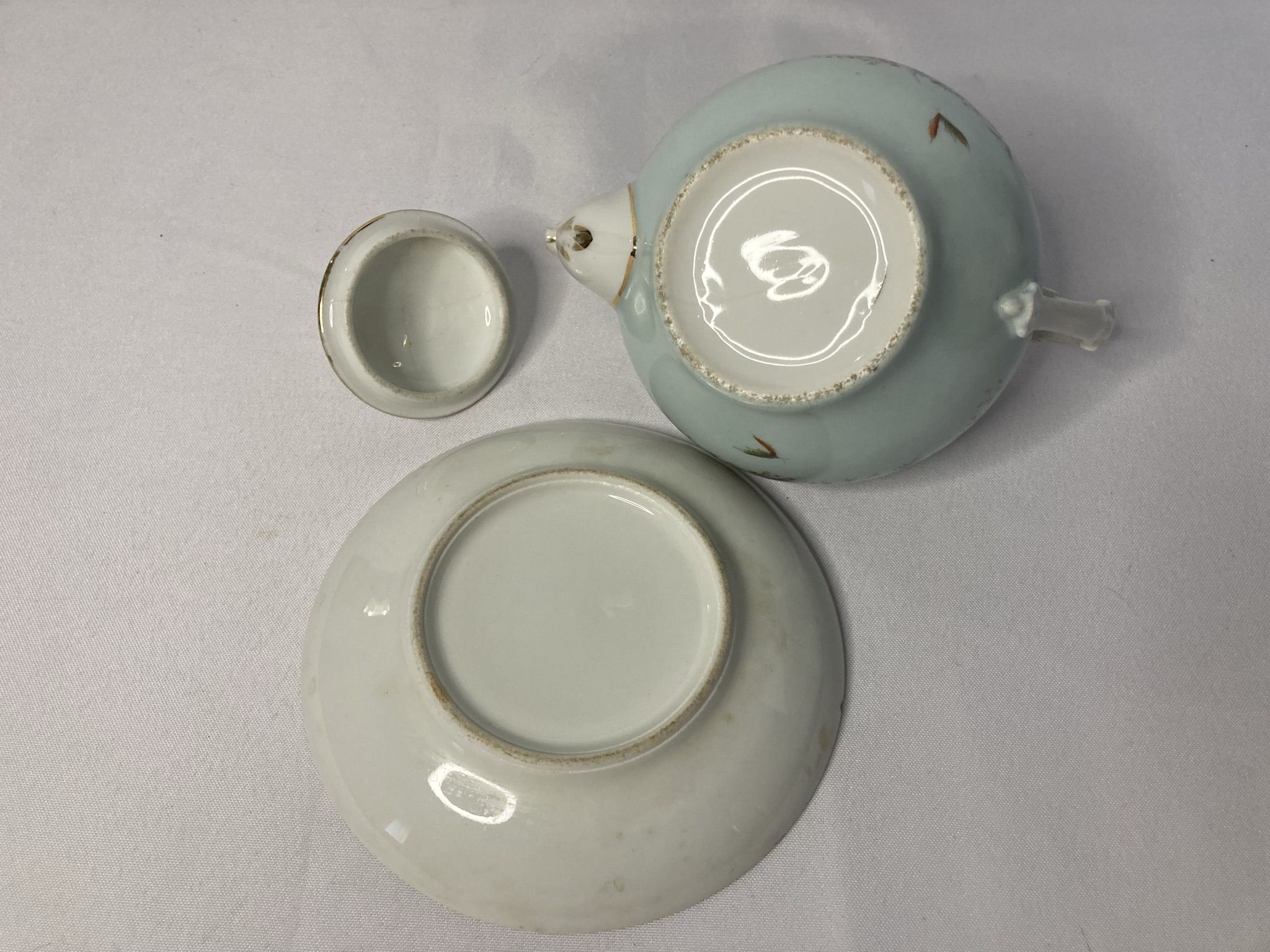 2208380 Small teapot Chinese porcelain and its cut early twentieth century