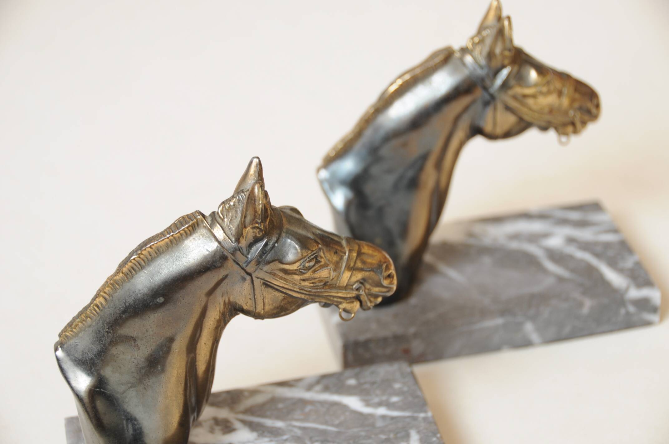 Art deco bookends (1920-1930) horse riding in marble and brass
