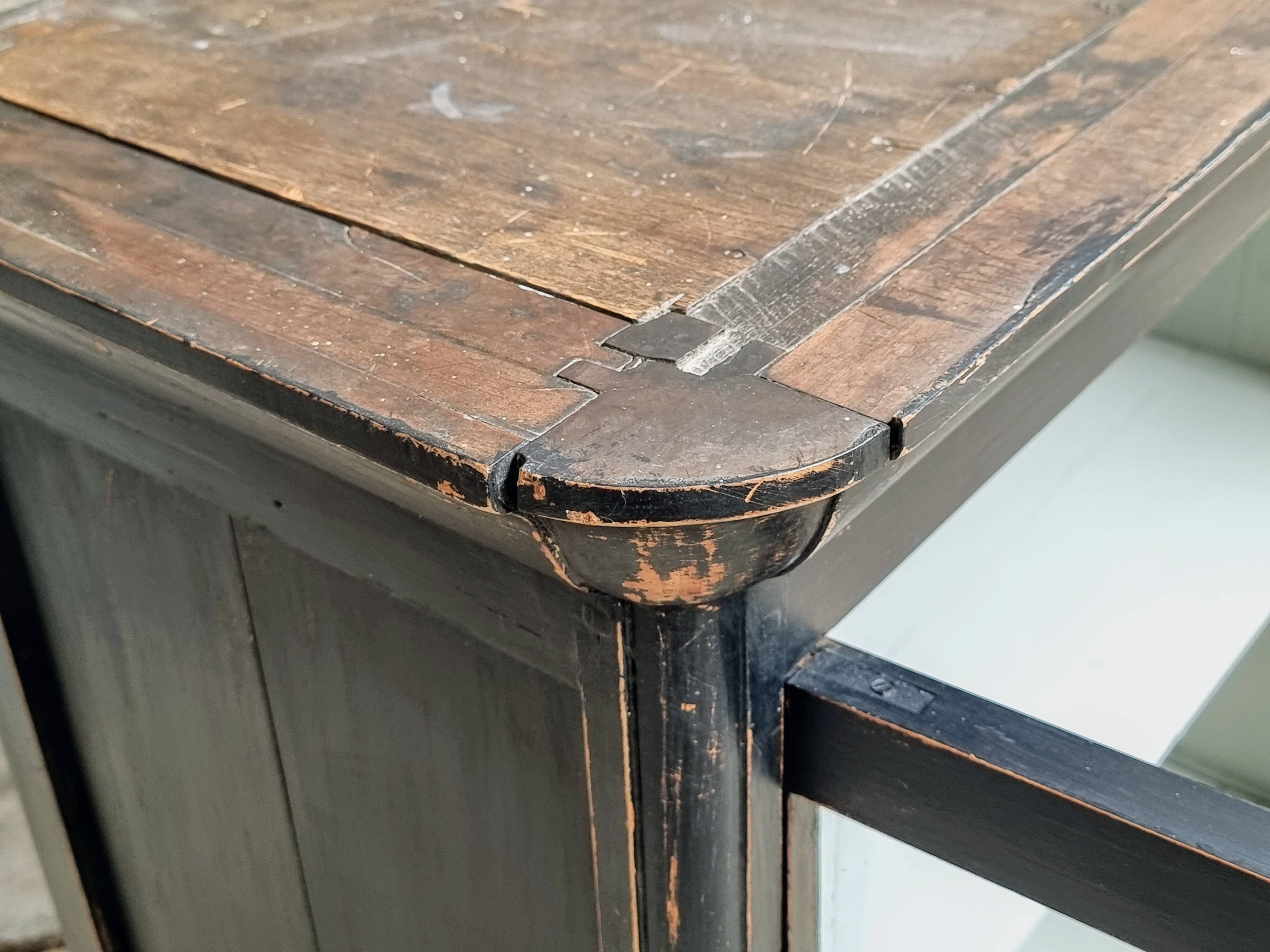 Vitrine antique, armoire suspendue, bois de pin, noir mat