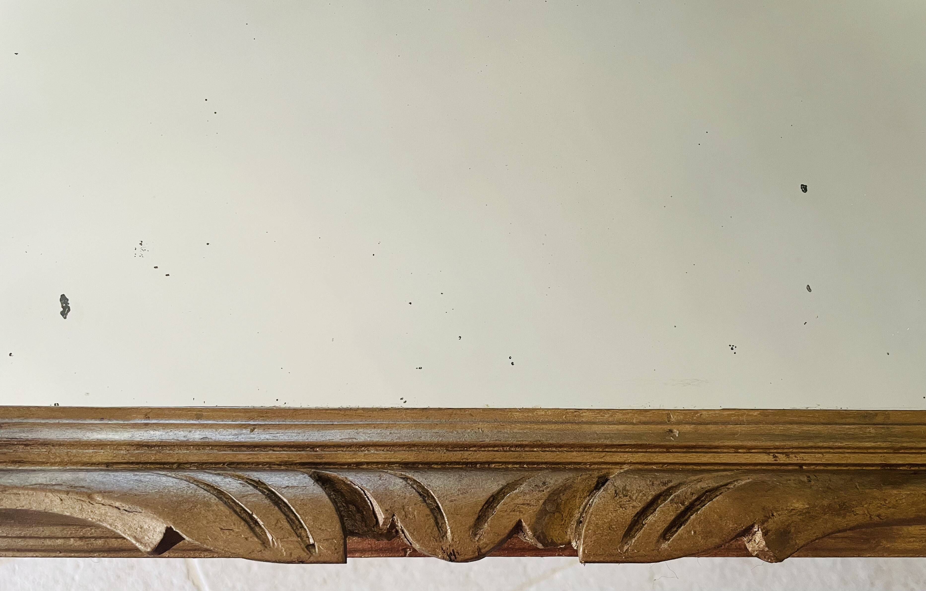 Miroir Art déco en bois doré 74x61