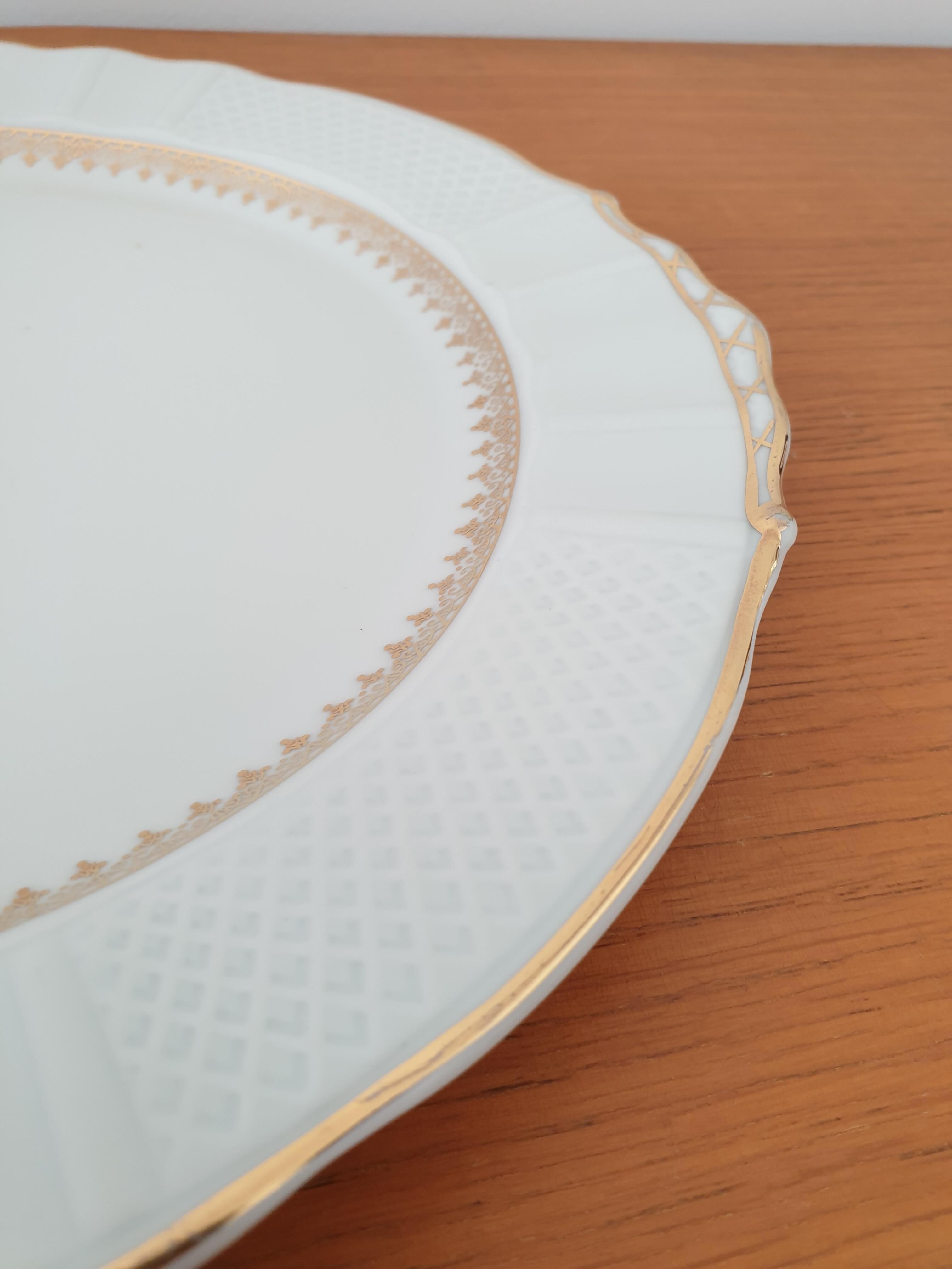 Dismissal porcelain serving dish