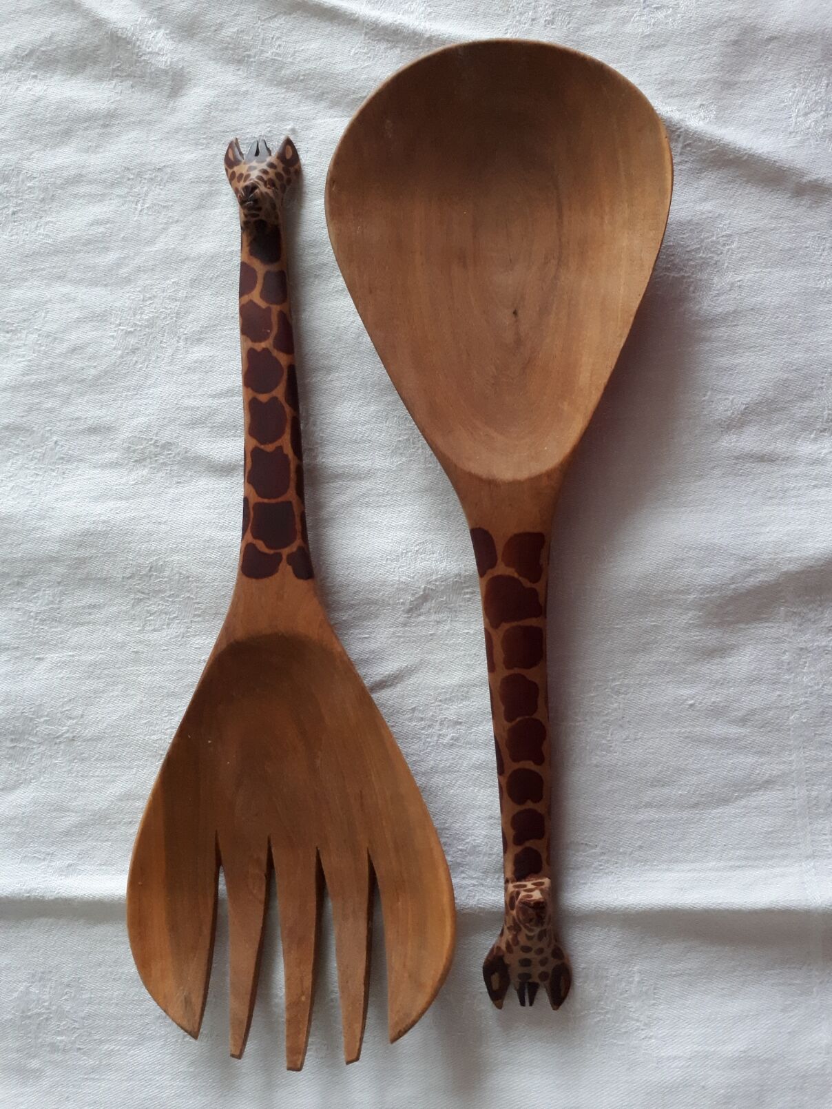 Giraffe salad cutlery