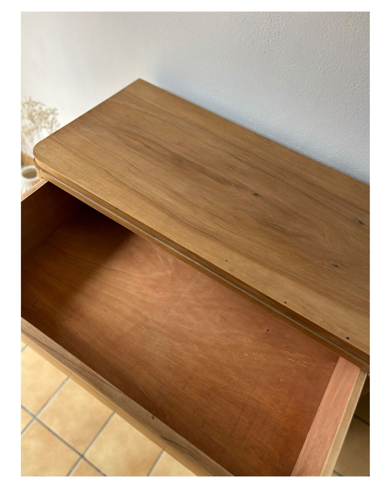 Vintage chest of drawers