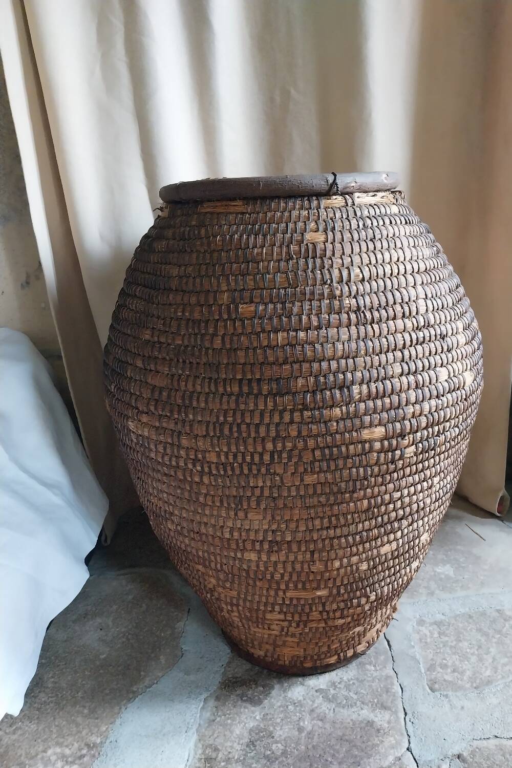 Woven straw basket