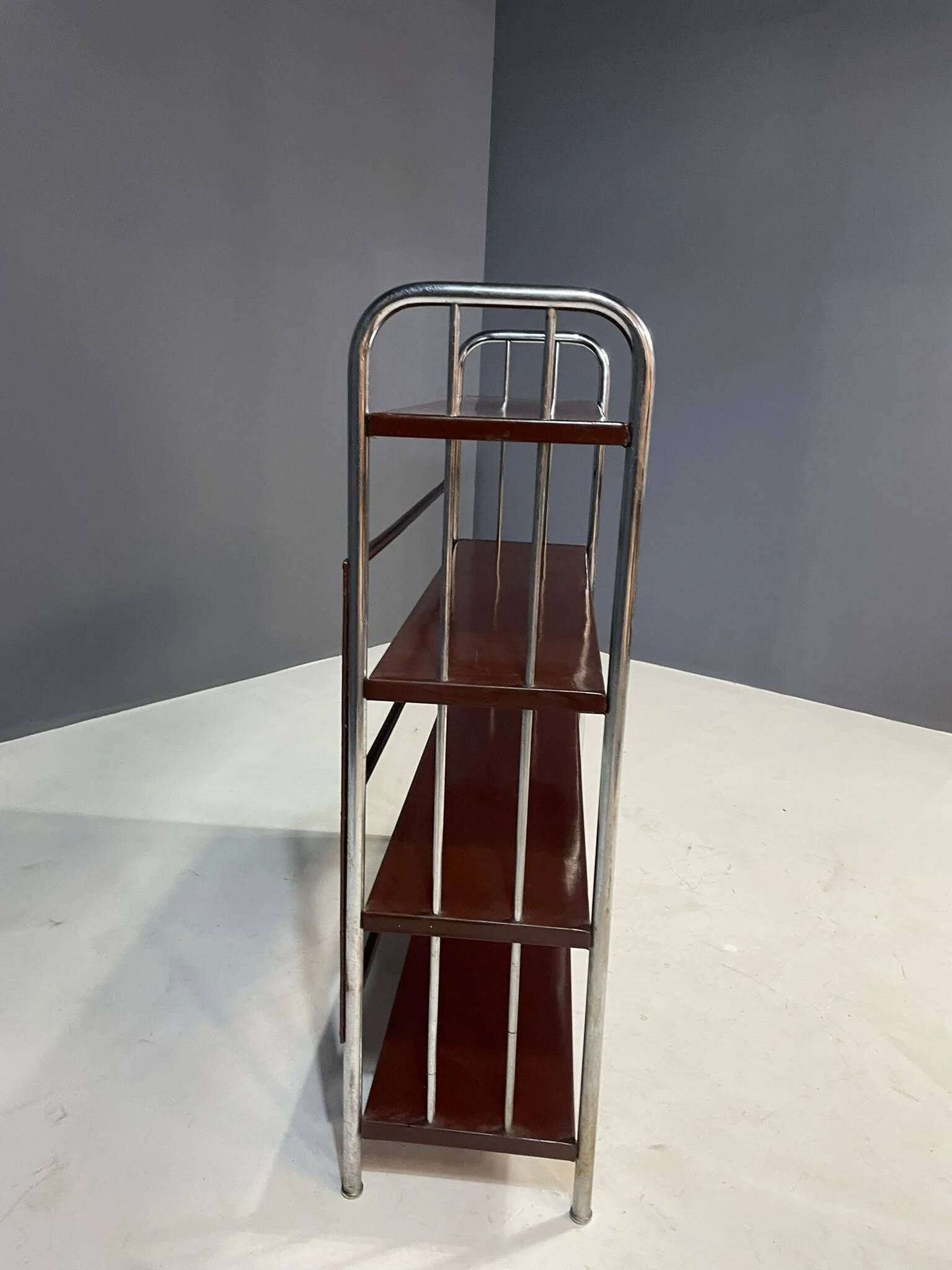 Chromed Bauhaus shelf in bent steel and sheet metal, Europe 1930s