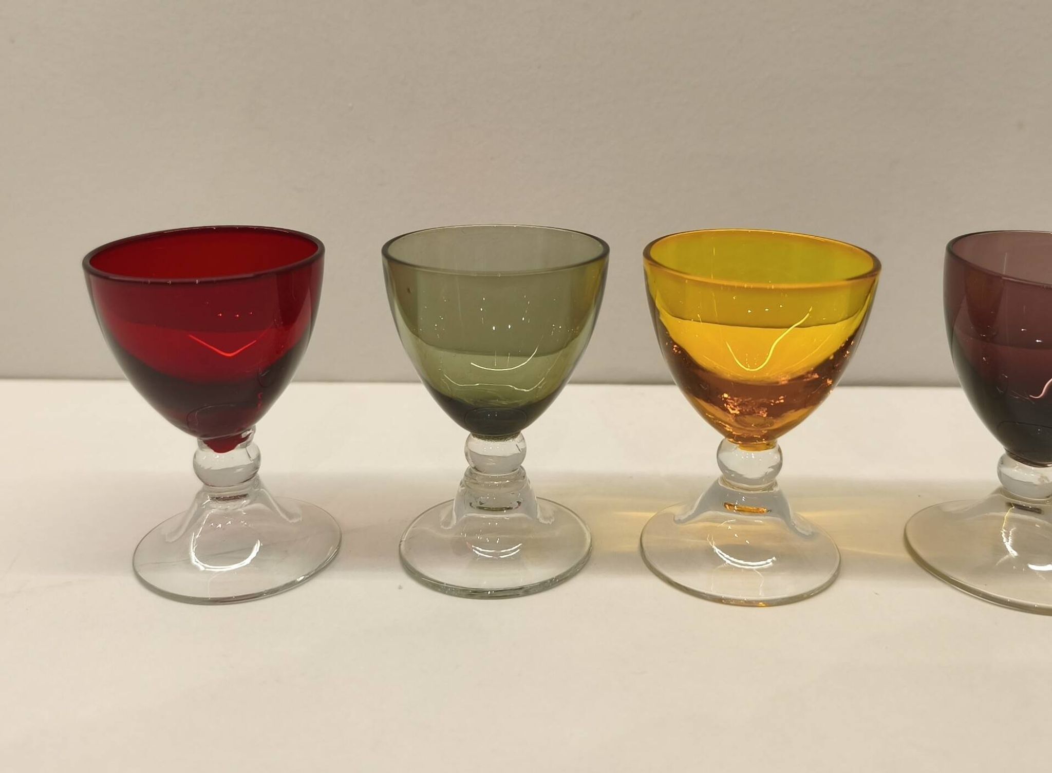 Set of 6 vintage multicoloured liqueur glasses (1960s/70s)