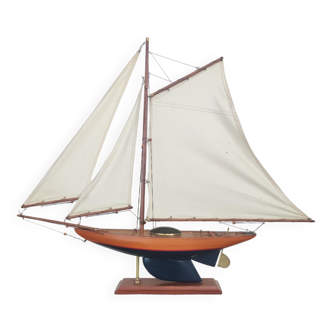 Model sailboat