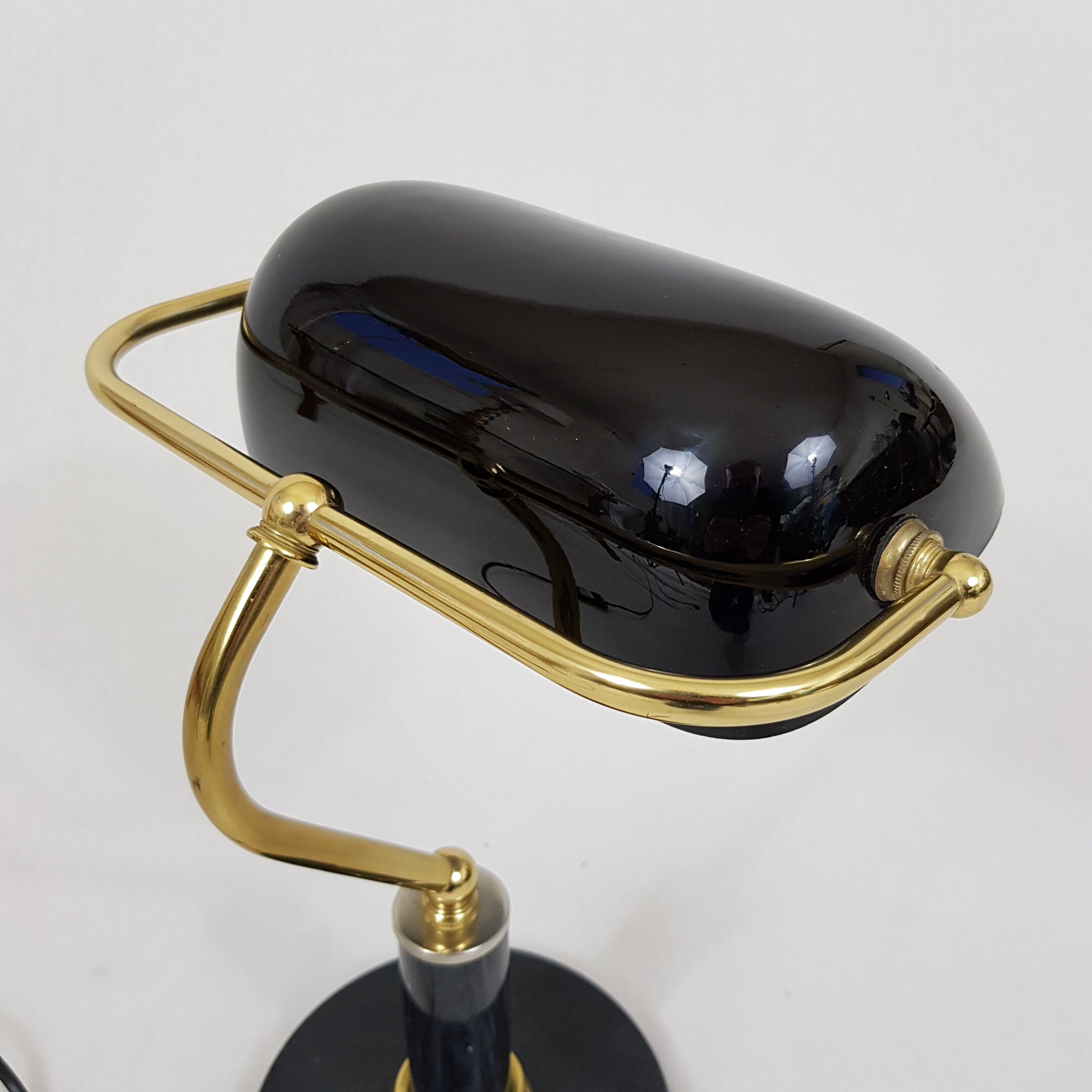 Desk lamp with base stone and black opaline