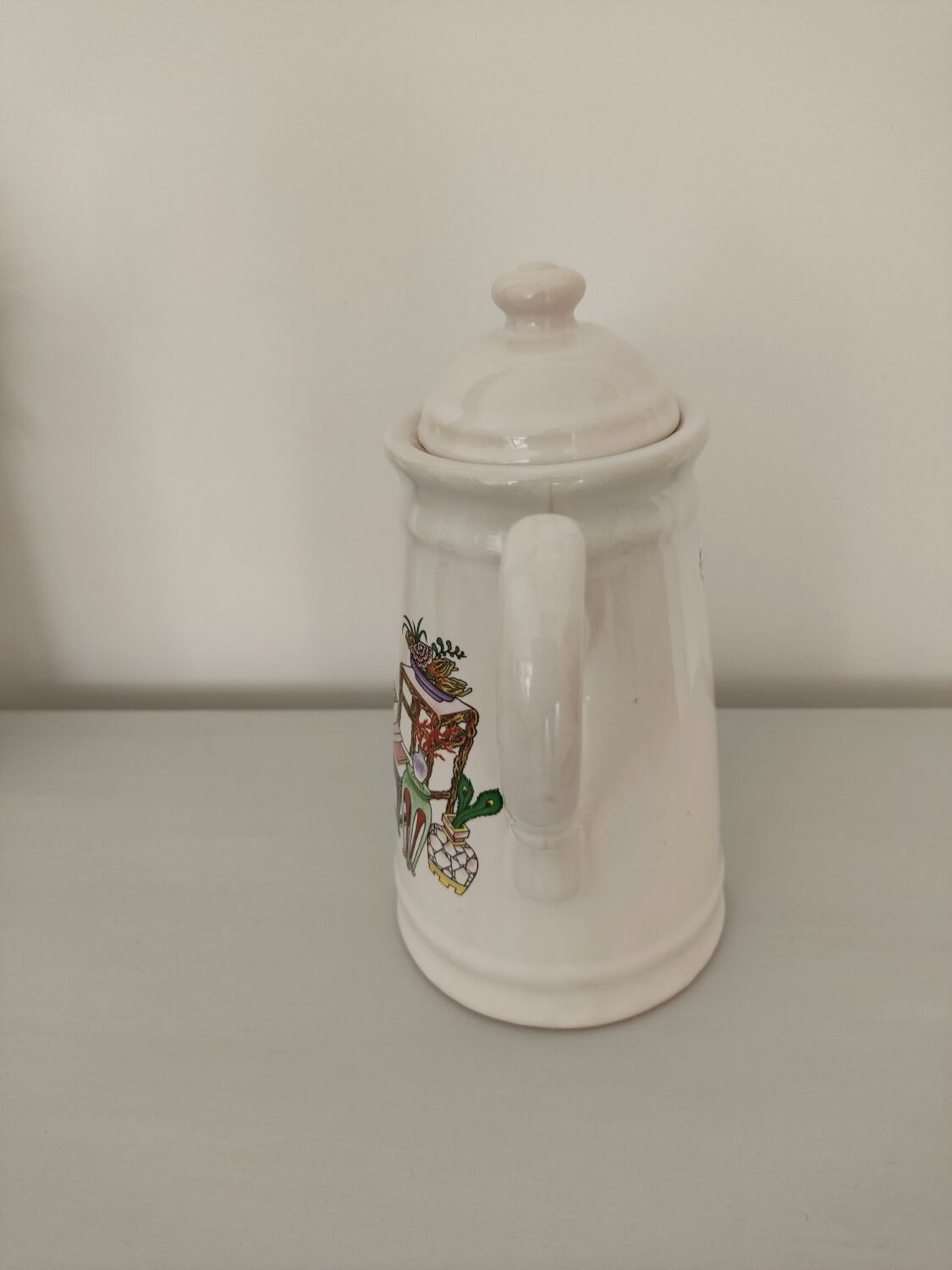 Japanese décor teapot
