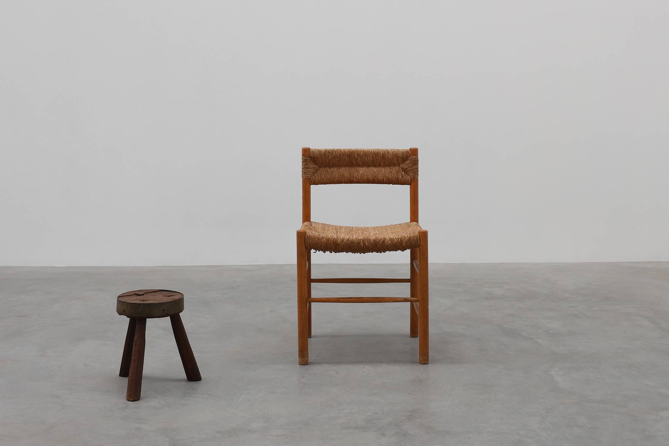 Brutalist French solid oak tripod stool with metal rim, 1850s