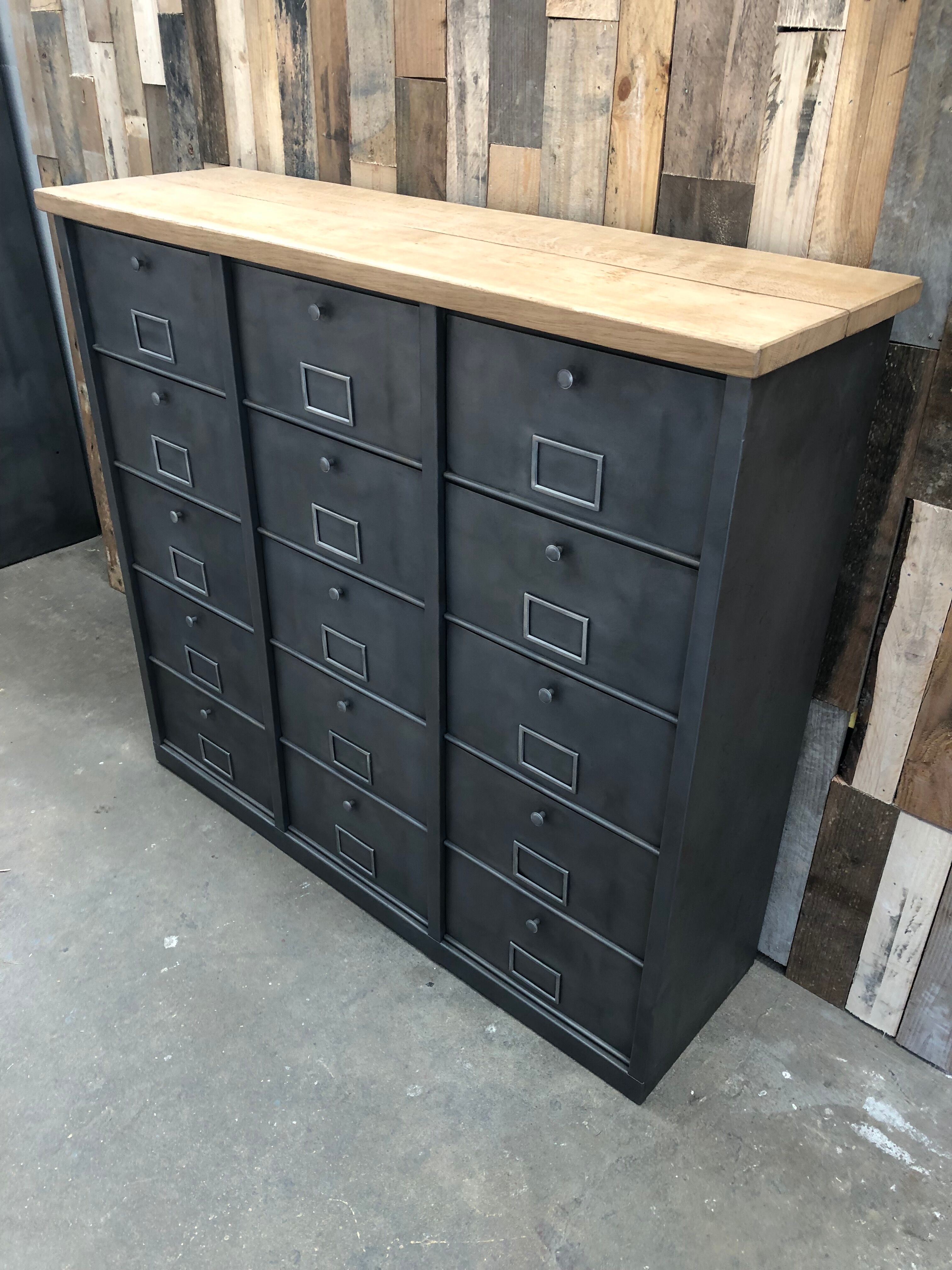 Industrial storage unit Vandex Ronéo 15 wood metal valves