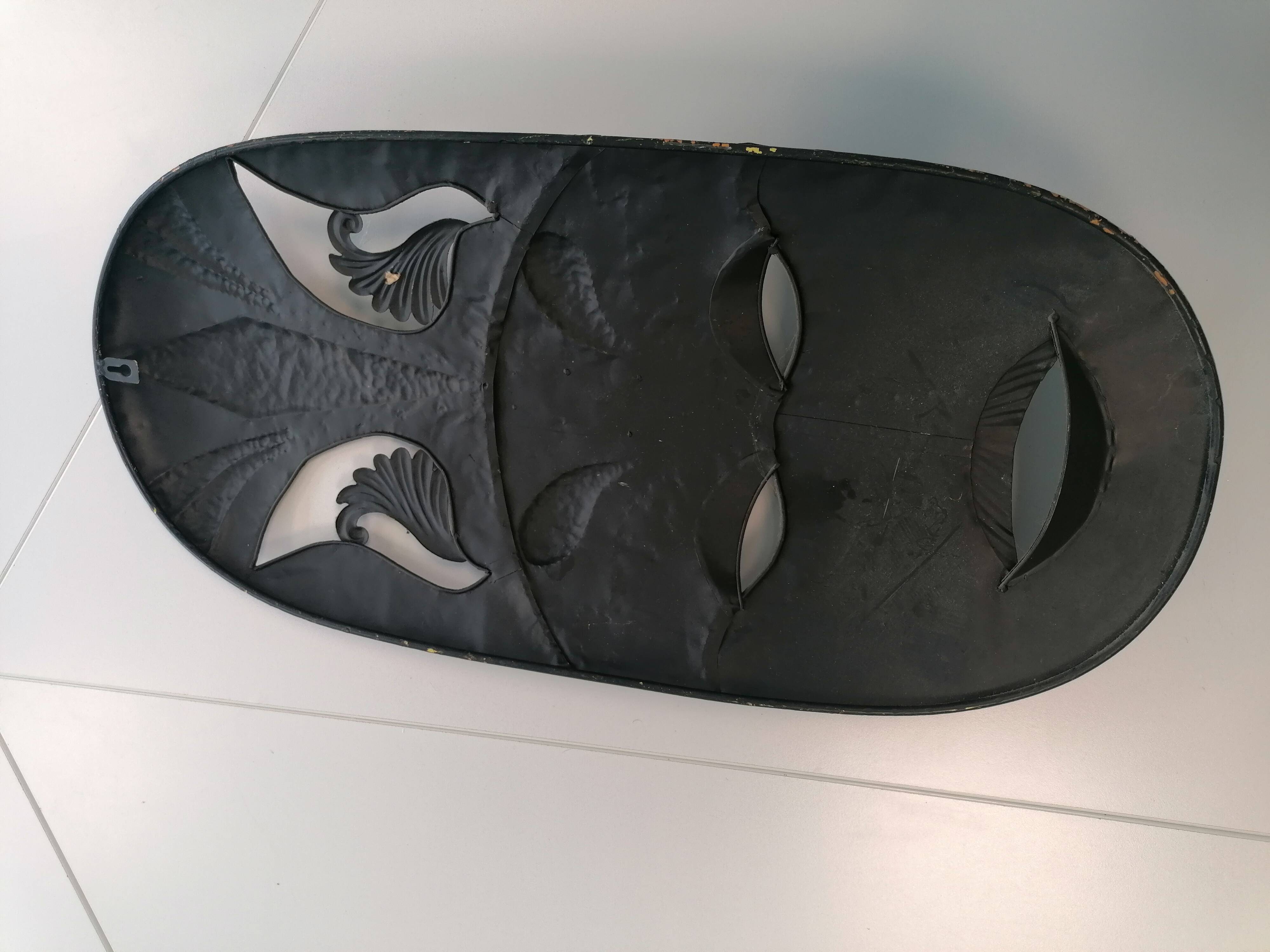 Decorative sculpted metal wall mask – 70 cm × 33 cm