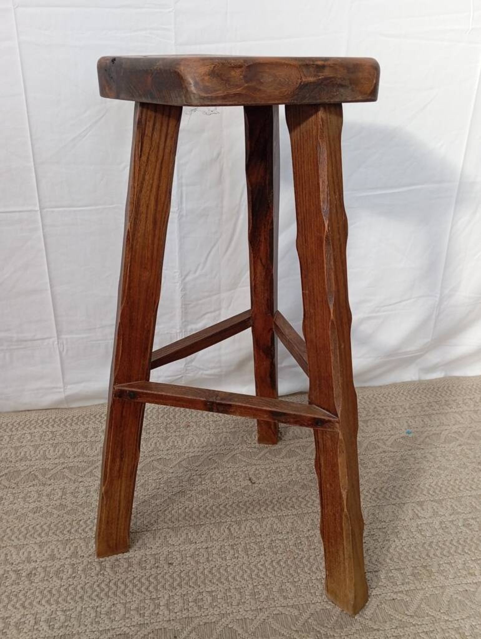 Tabouret de bar en orme esprit Olavi Hanninen