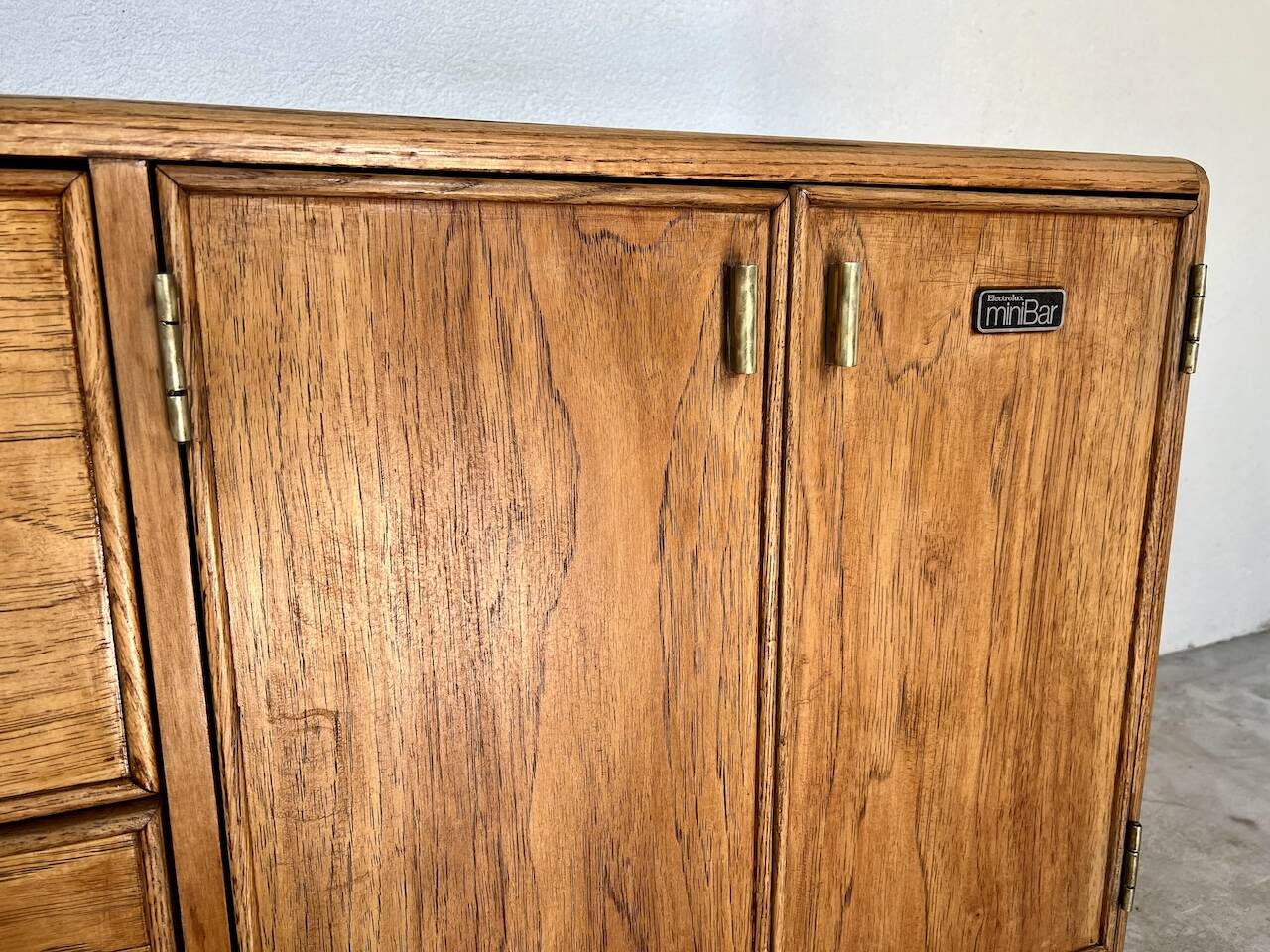 English mini-bar sideboard, 70s