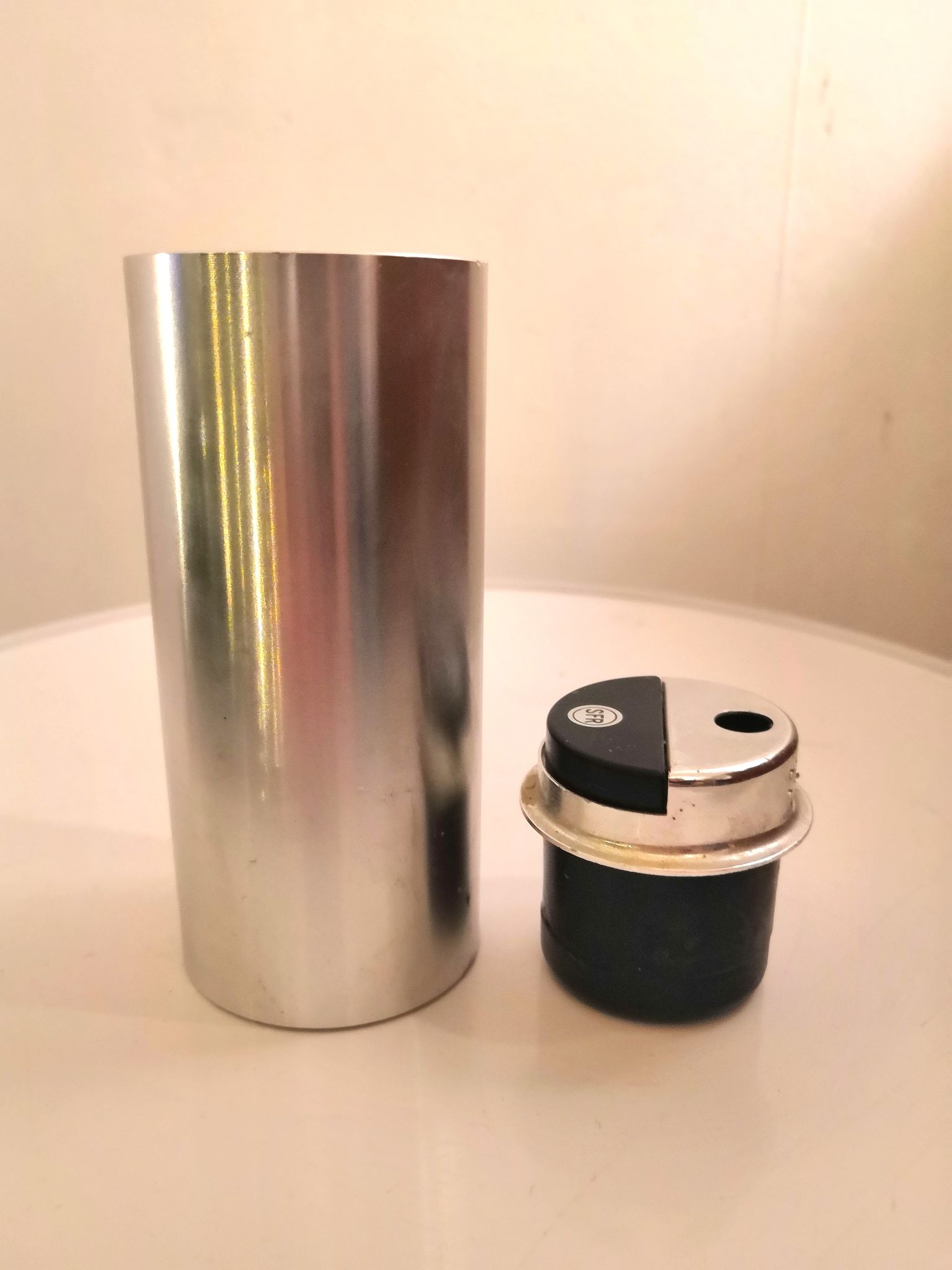 Unitron Koei Piezo table lighter design 70s