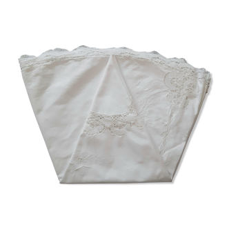 Round tablecloth