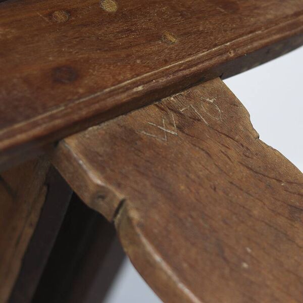 Table basse ancienne en chêne avec piètement en lin recyclé