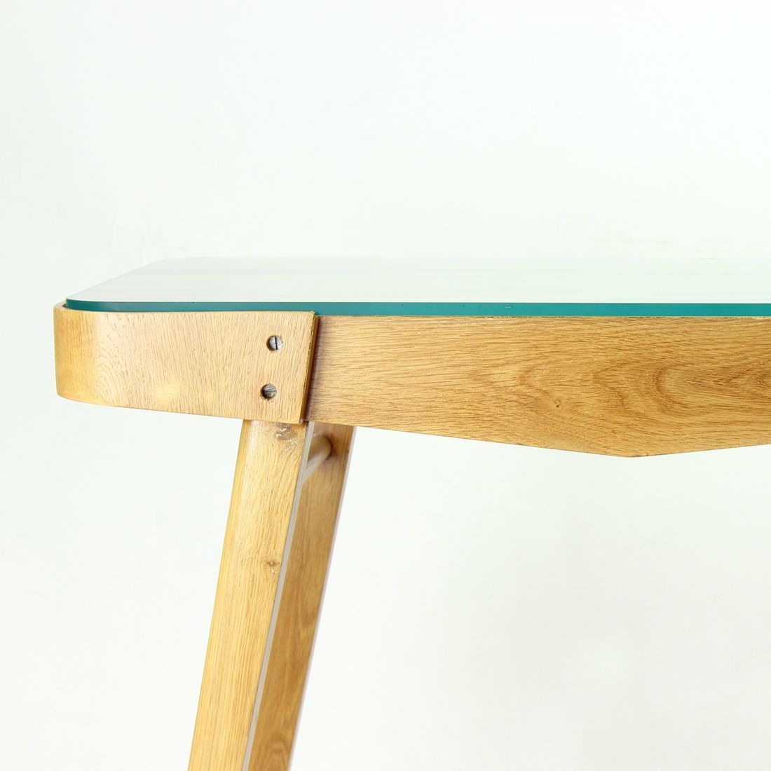 Table basse du milieu du siècle en chêne et verre, Tchécoslovaquie Années 1960