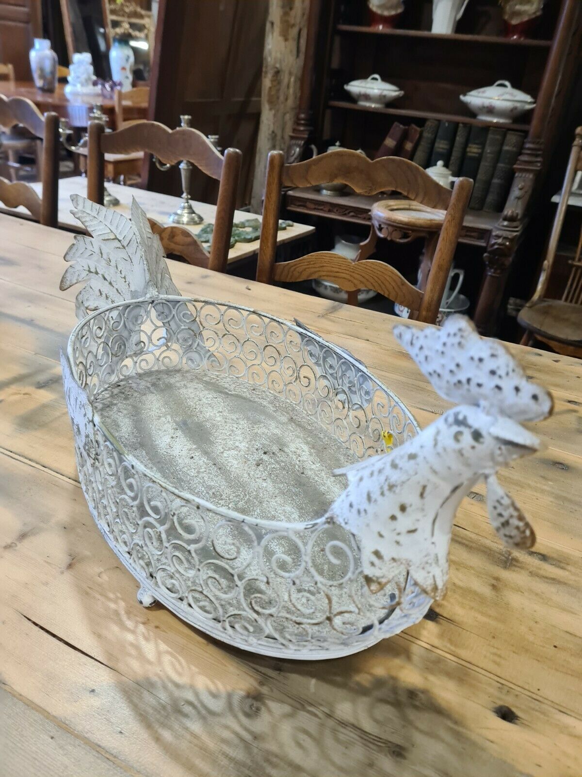 Iron basket with hen