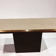 Console minimaliste en travertin et métal patiné — années 70