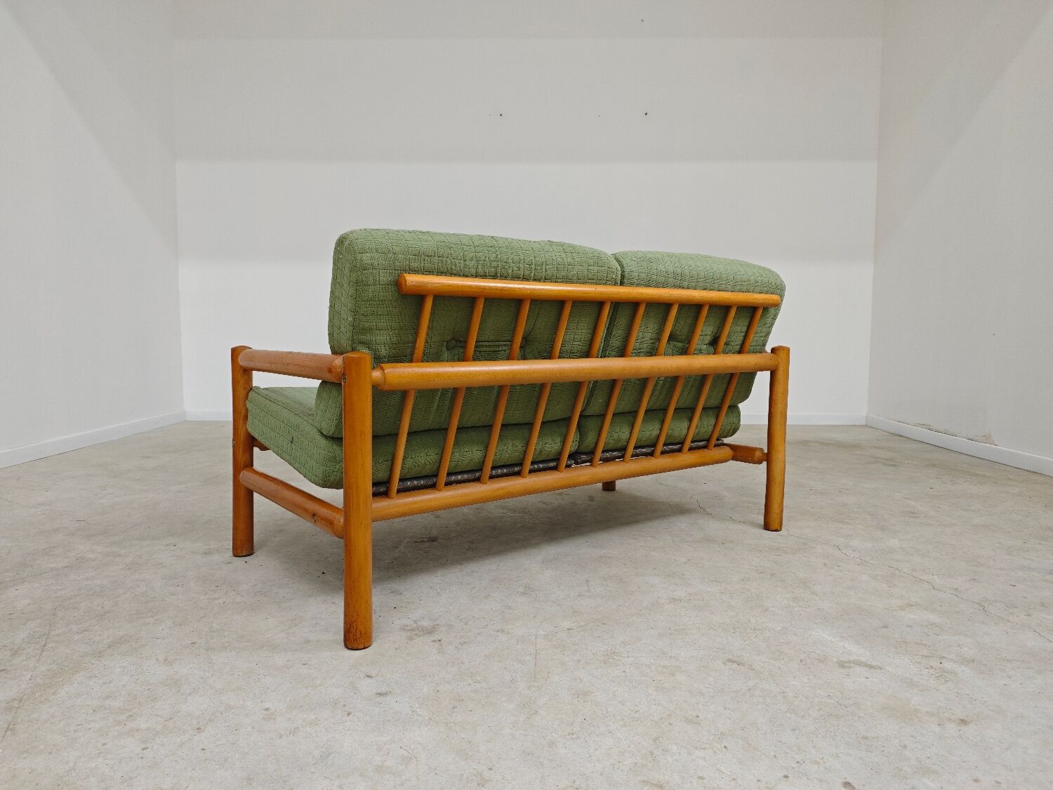 Canapé banquette 2 places verte , Europe de l'est
