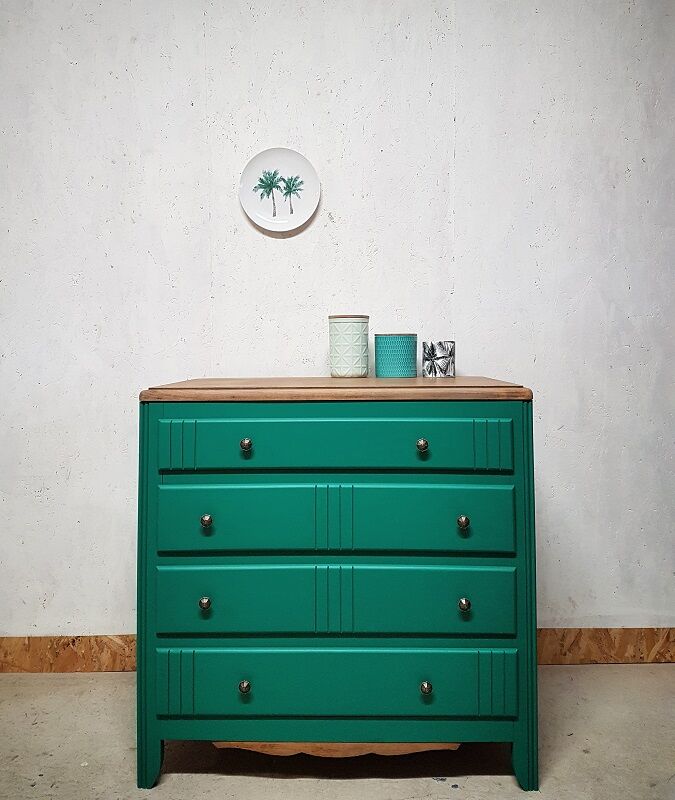 Vintage chest of drawers