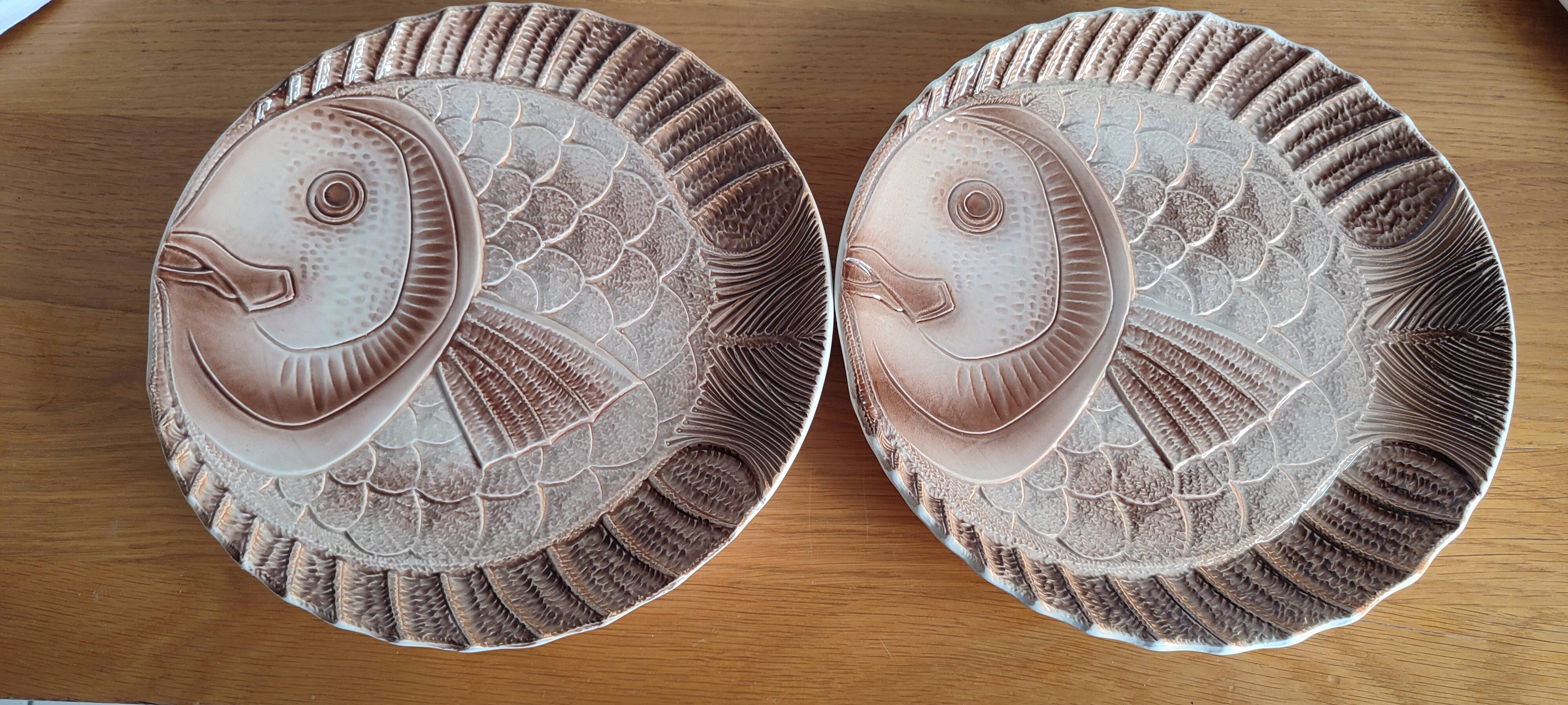 A lot of fish plates.