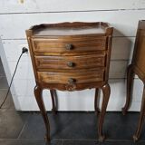 Paire de tables de chevet style Louis XV en merisier