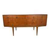 Buffet unique des années 1960 en très bon état restauré.