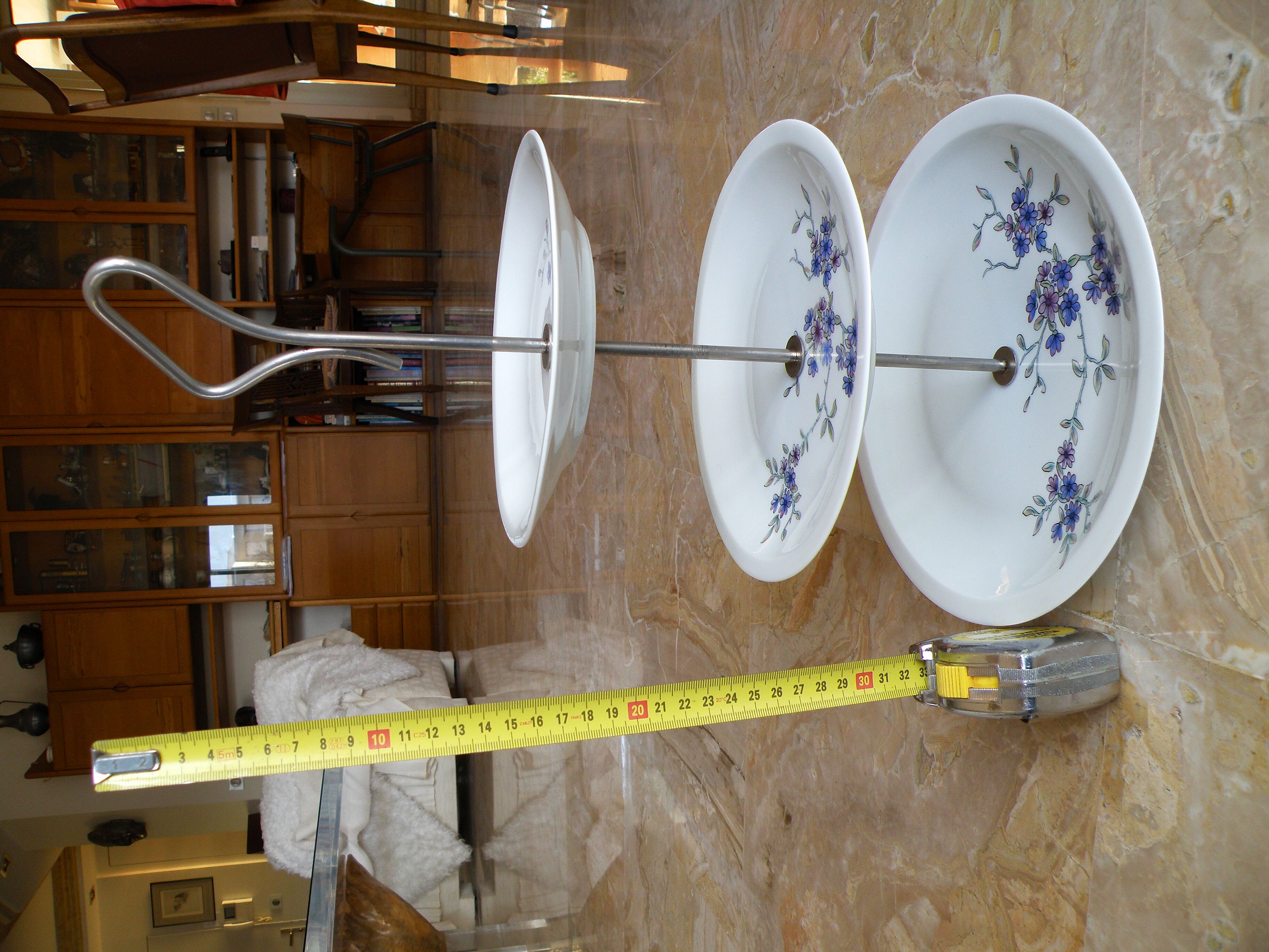 Display servant for cakes, aperitif, fruit, porcelain