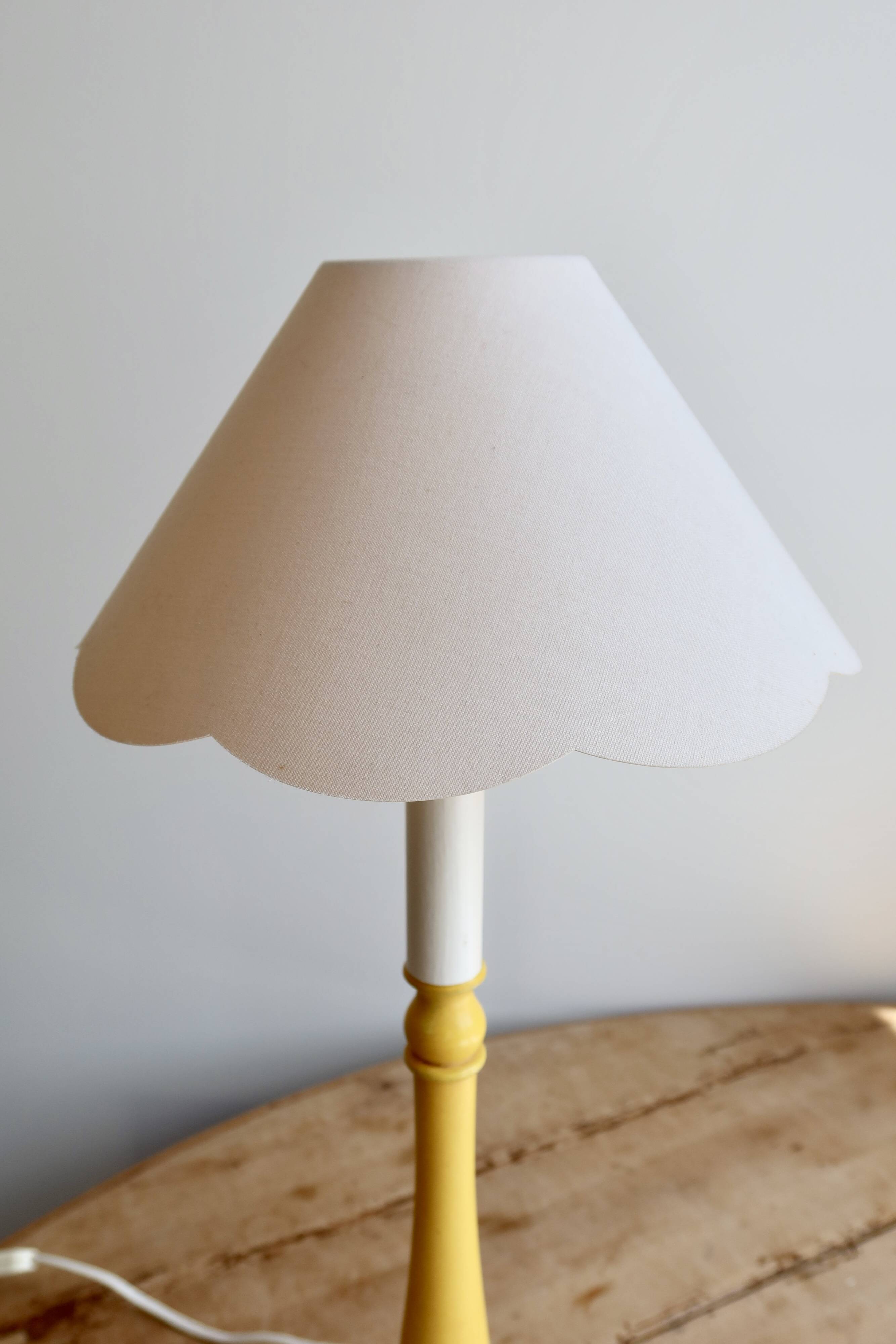 Vintage wooden bedside lamp painted yellow – Lampshade