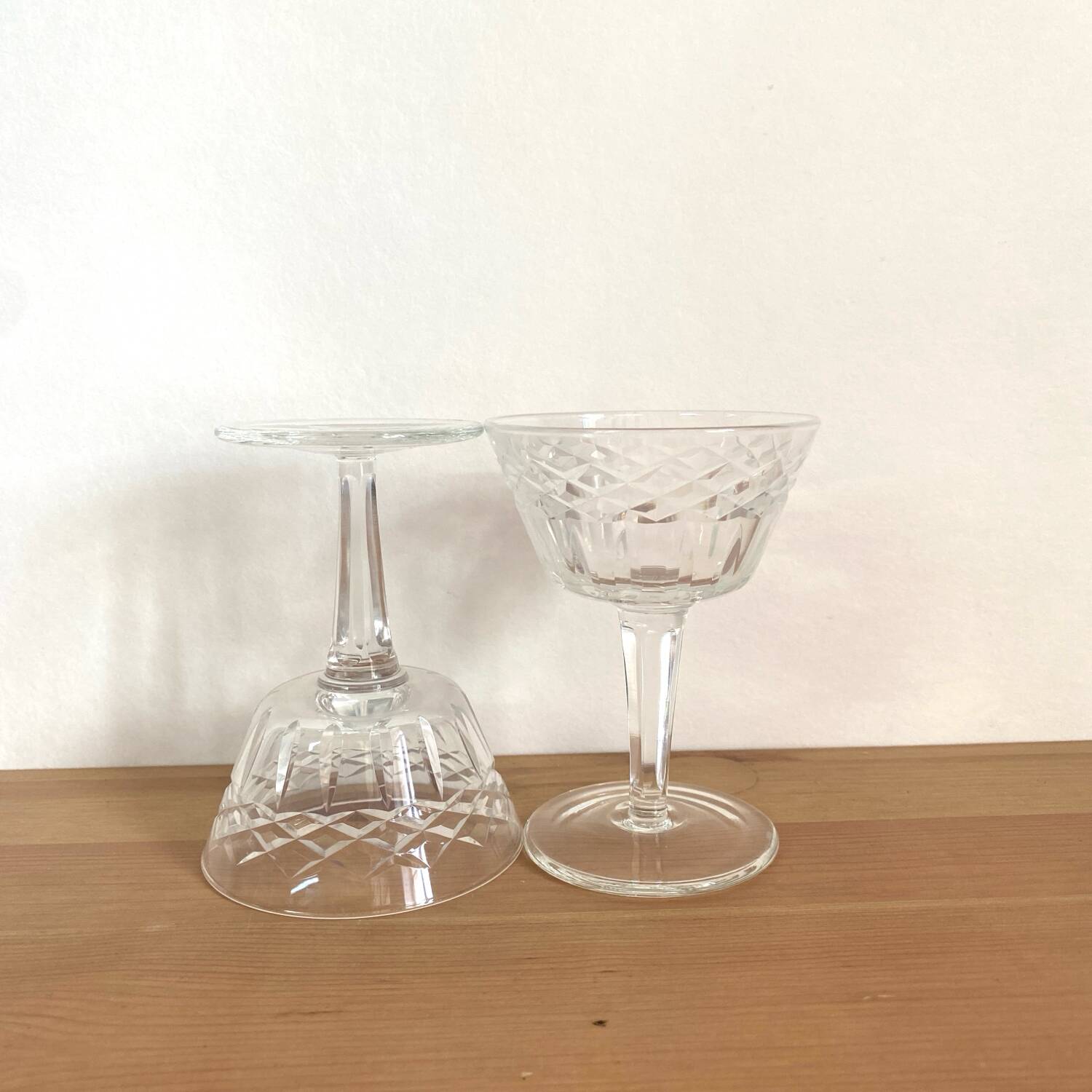 Service of chiseled champagne glasses - vintage