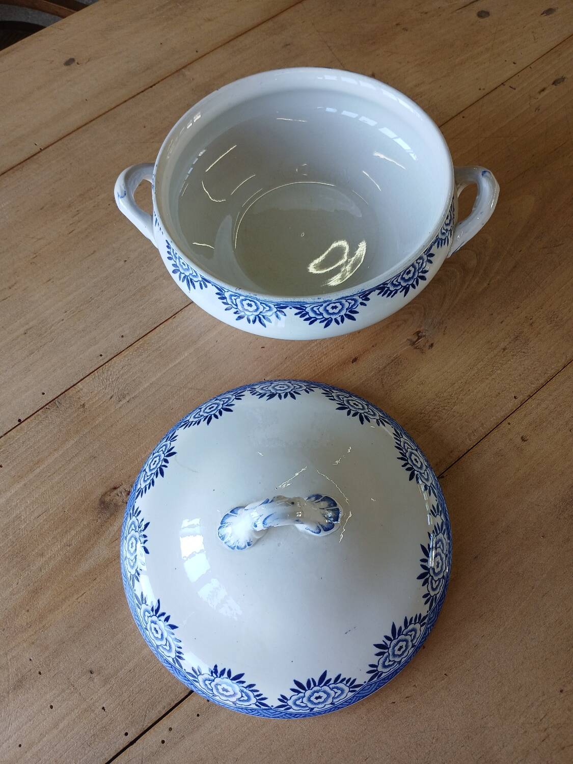 Antique soup tureen from Digoin and Sarreguemines