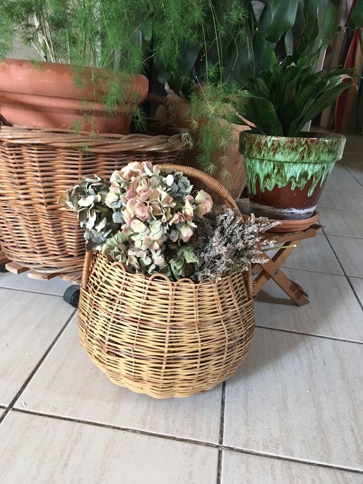 Wicker round basket.