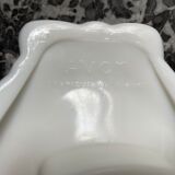 Empty pocket hands in opaline avon