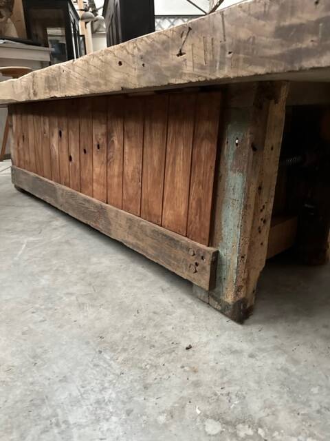 Huge workbench at the beginning of the 20th century transformed into a TV unit