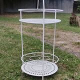 Serving table 1970