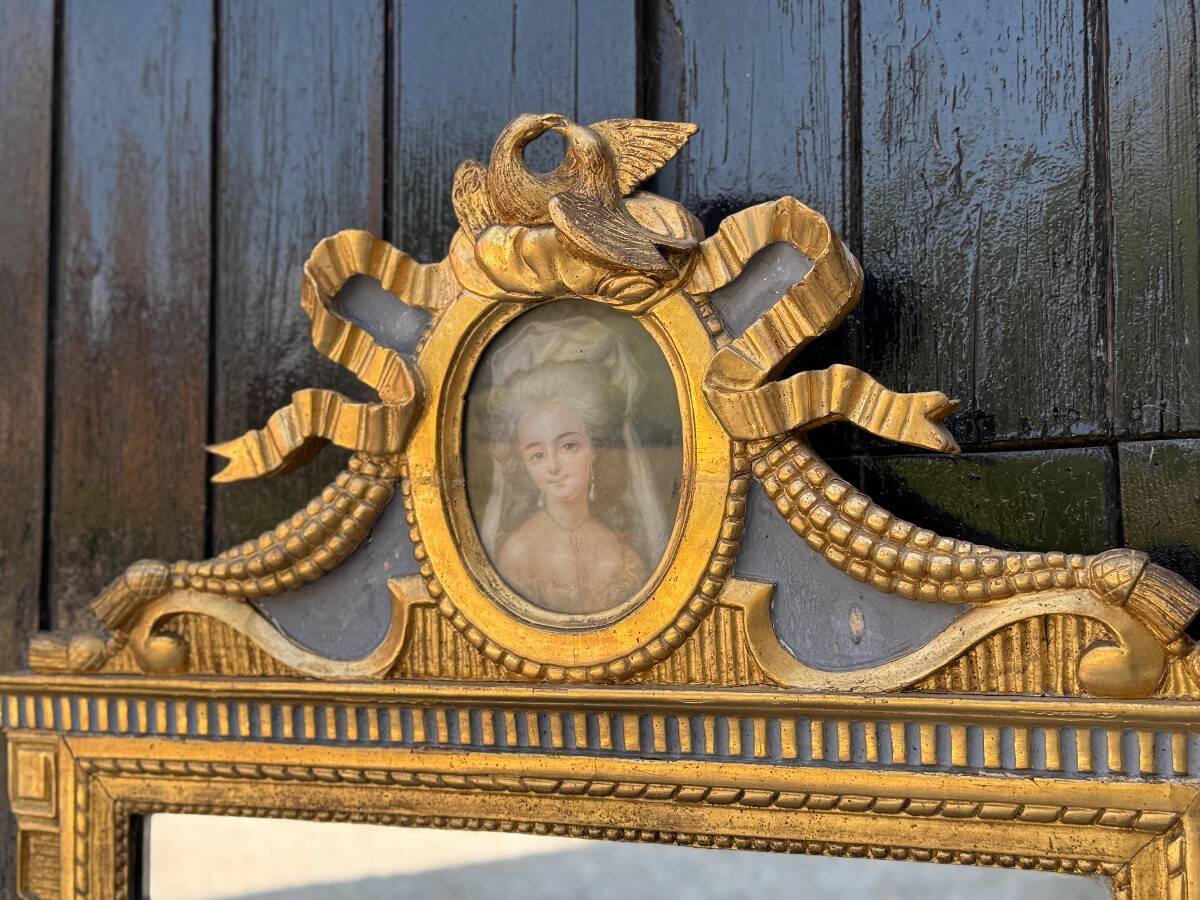 Large Mirror with Entwined Doves, Louis XVI, Gilded and Painted Wood, 18th Century