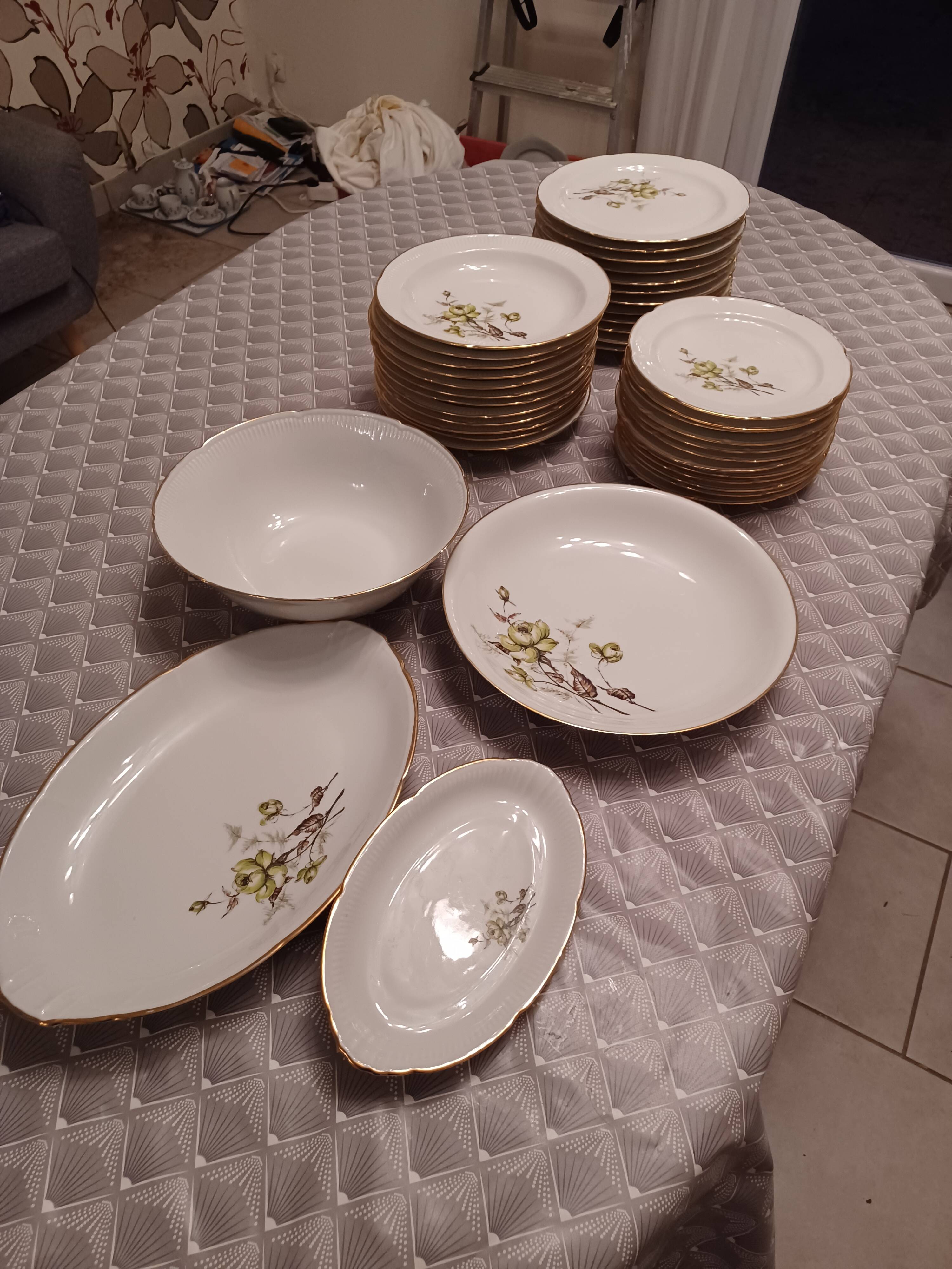 Service de table en porcelaine de Vierzon