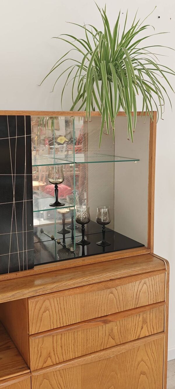 Buffet haut / Vaisselier U 372 / 386 par B
Landsman et H Nepozytek 60