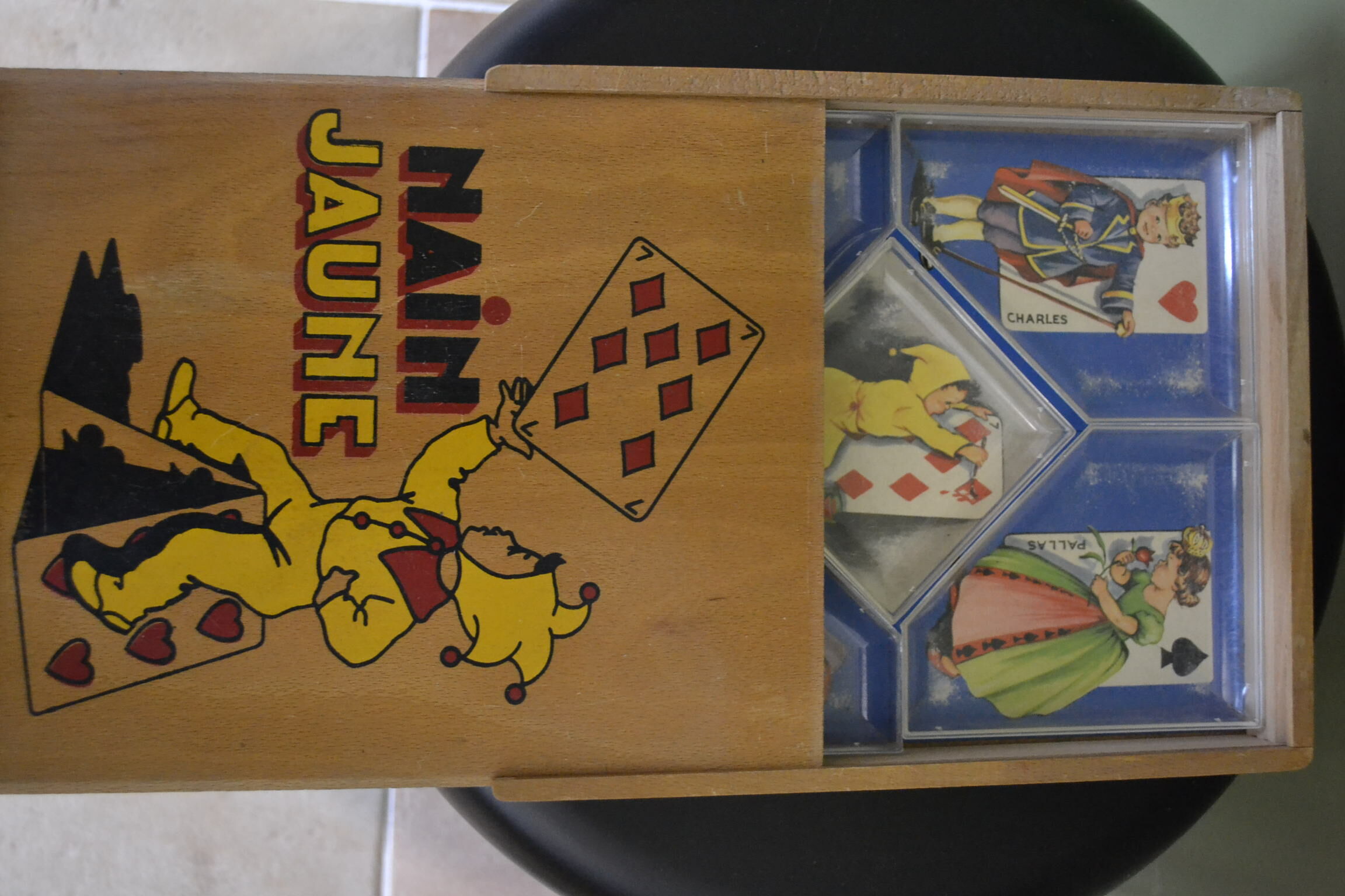 Yellow dwarf wooden game