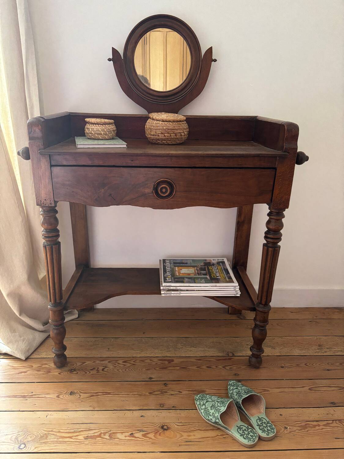 Antique hairdresser