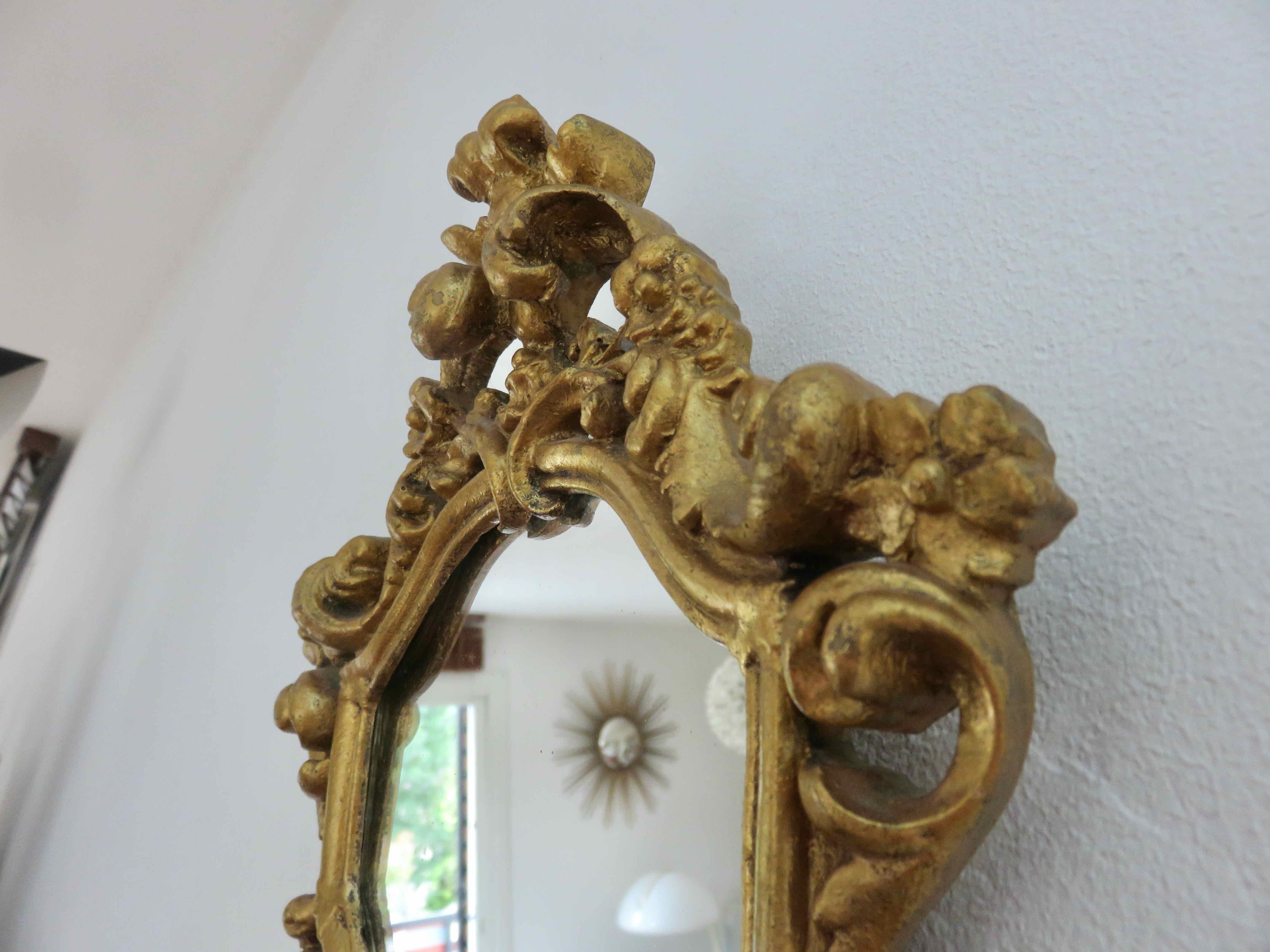 Baroque style mirror in gilded resin 60s 70s