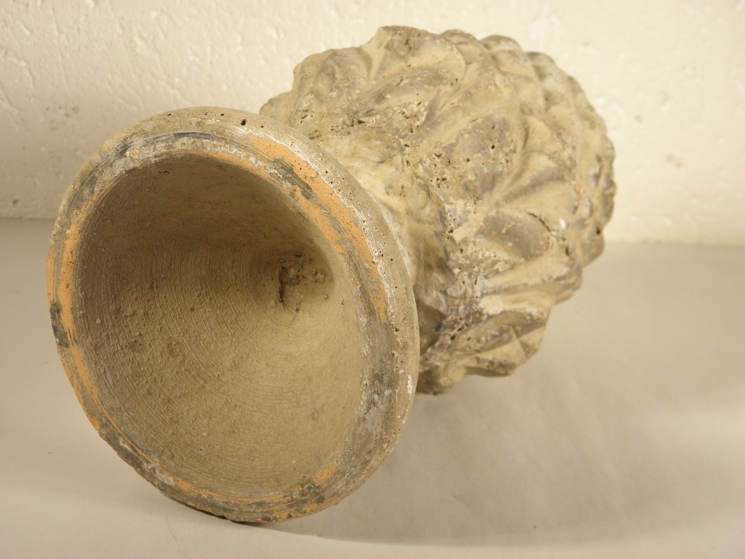 Terracotta pine cone 25 cm